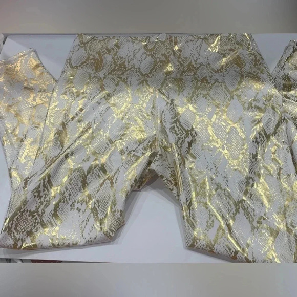 Fabletics High-Waisted Foil Legging Size 2 X - Picture 11 of 11